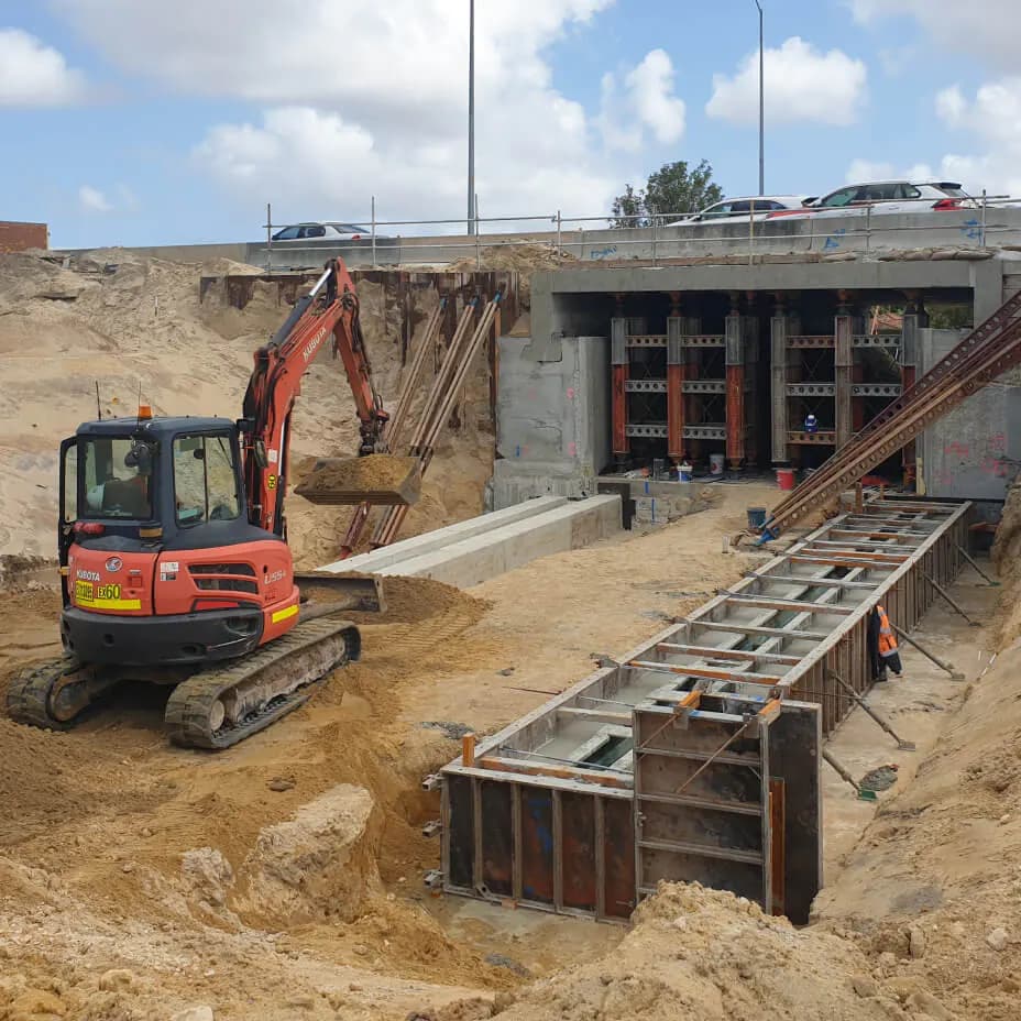 Civil construction works at the Tonkin underpass